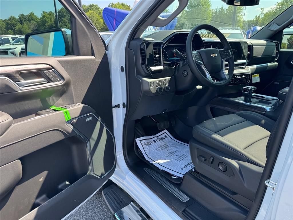 2026 Chevrolet Silverado 1500 LTZ - Photo 12