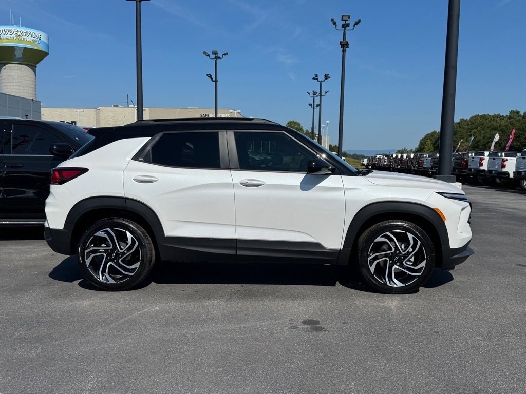 2026 Chevrolet Trailblazer RS photo 2