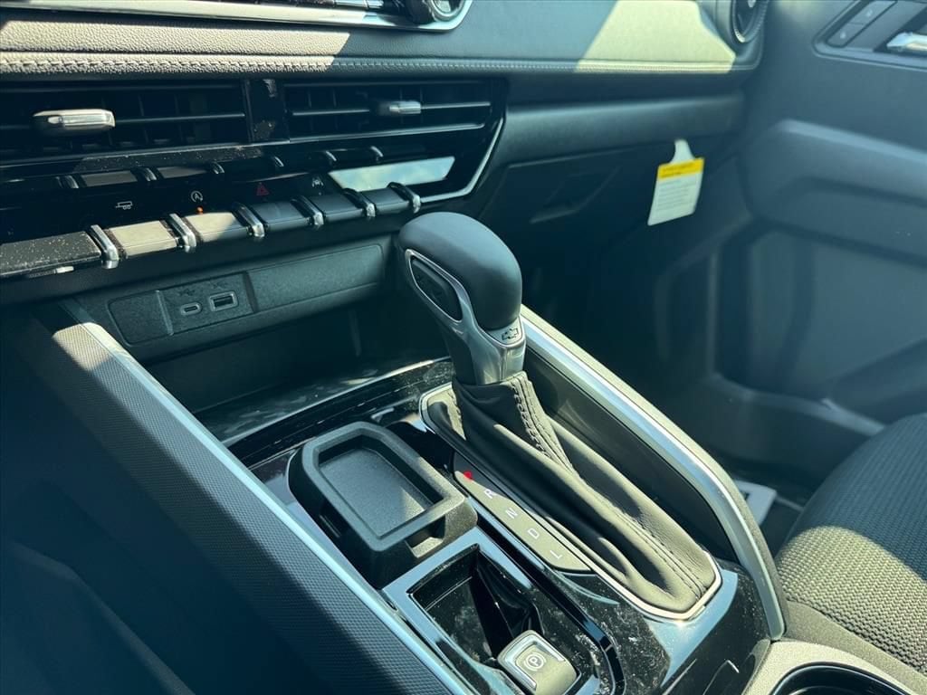 2026 Chevrolet Colorado LT - Photo 15