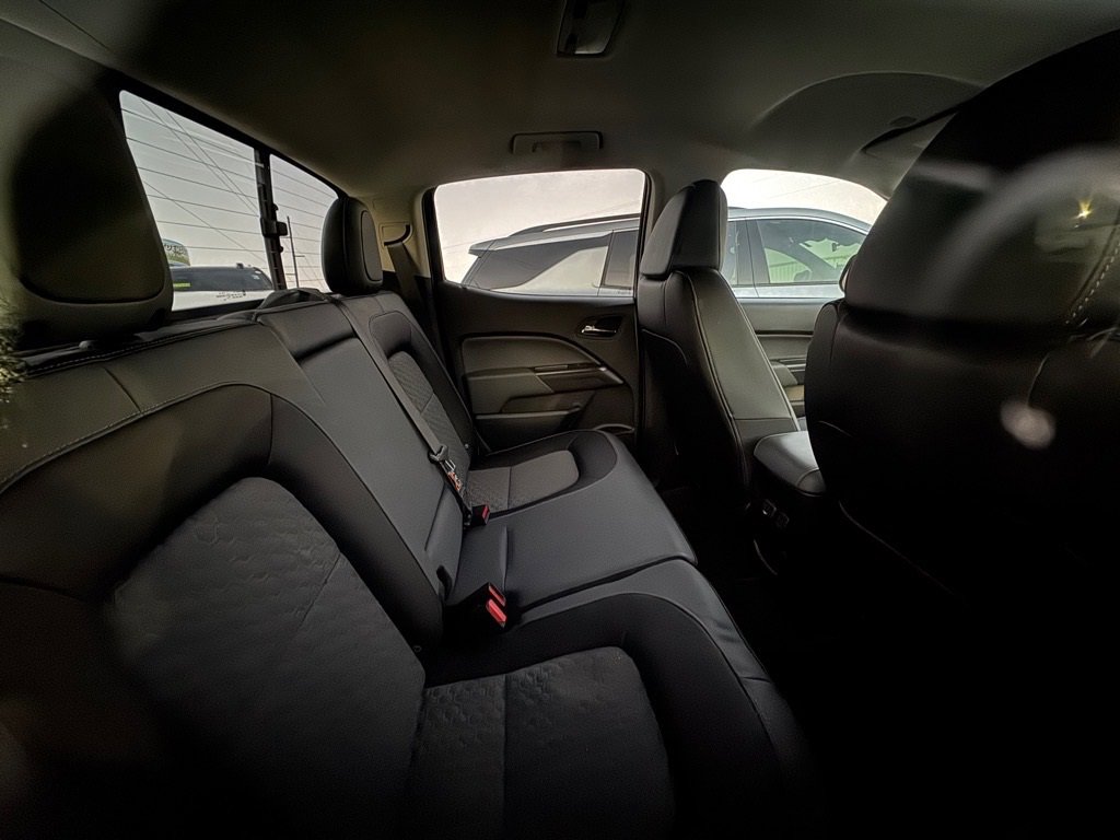 2022 Chevrolet Colorado Z71 photo 3