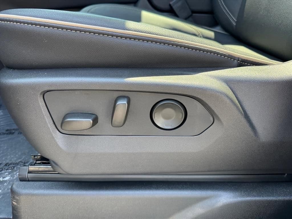 2025 Chevrolet Suburban Premier - Photo 15