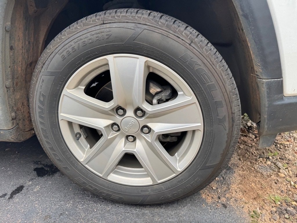 2022 Jeep Compass Latitude photo 2