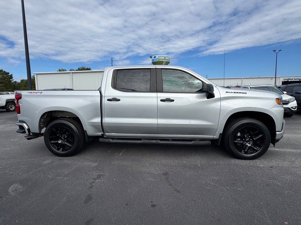 2021 Chevrolet Silverado 1500 Custom photo 2