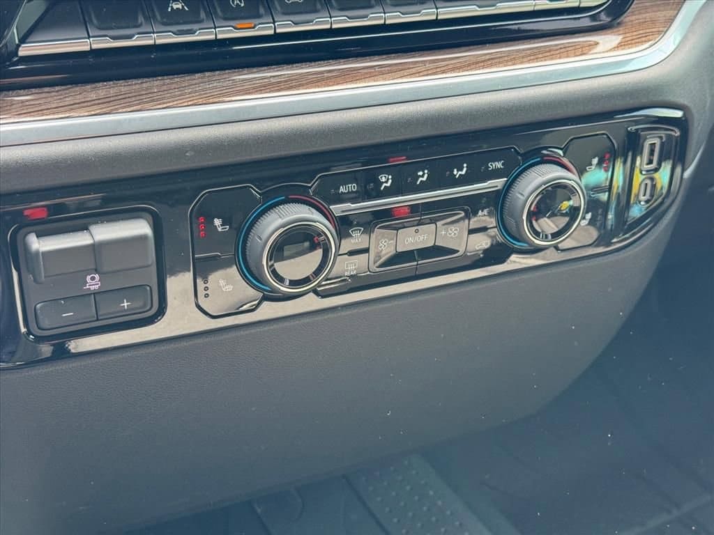 2025 Chevrolet Silverado 1500 LT - Photo 17