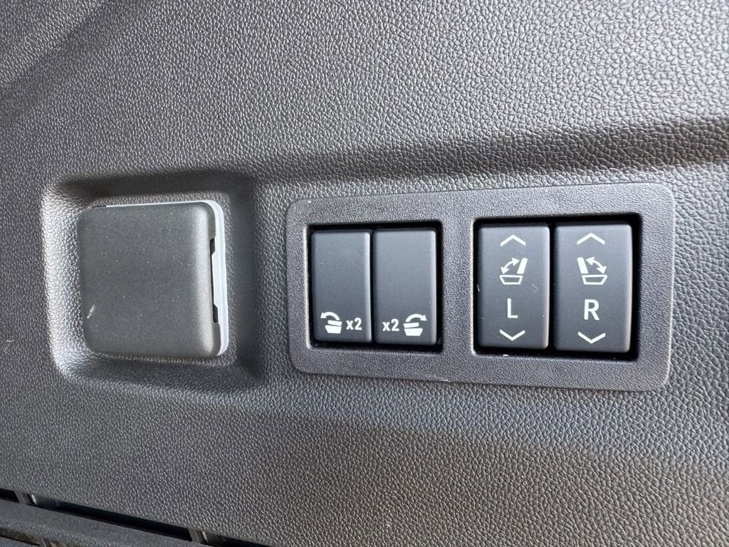 2025 Chevrolet Tahoe Premier - Photo 8