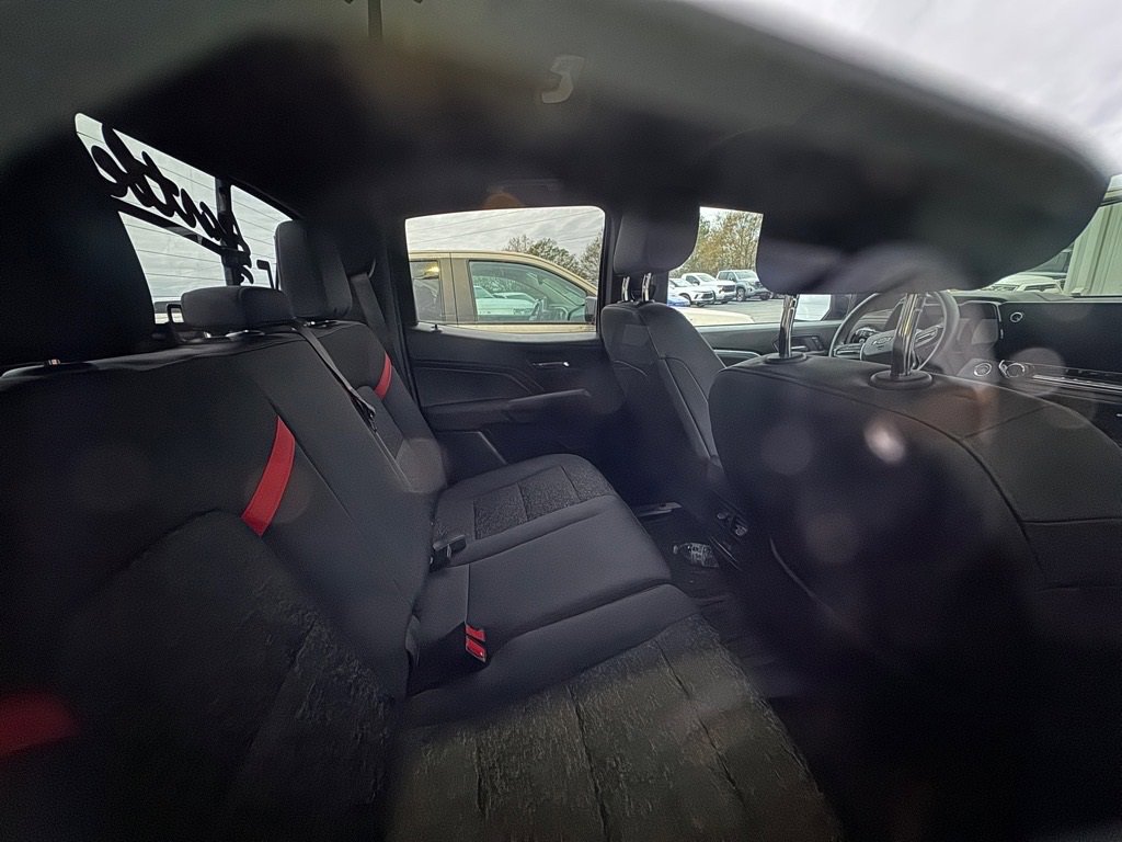 2023 Chevrolet Colorado Z71 photo 3