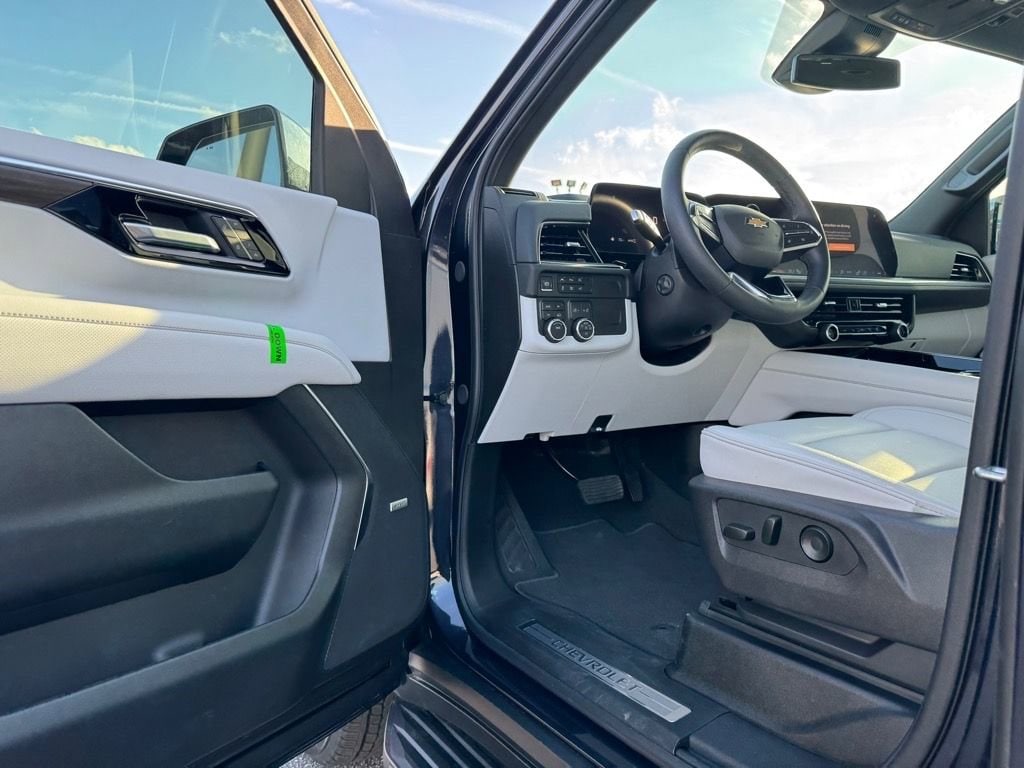 2025 Chevrolet Tahoe Premier - Photo 13