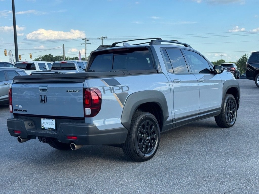 2023 Honda Ridgeline Black Edition photo 3