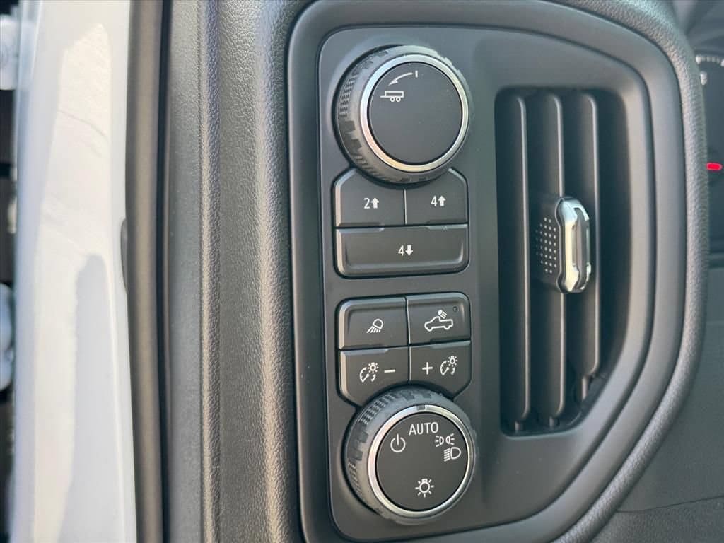 2026 Chevrolet Silverado 2500 HD Custom - Photo 12