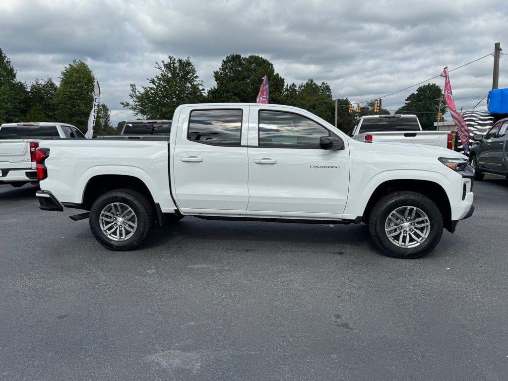 2026 Chevrolet Colorado LT - Photo 2