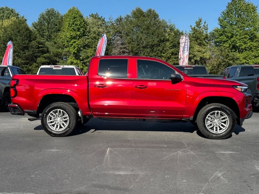 2026 Chevrolet Colorado LT photo 2