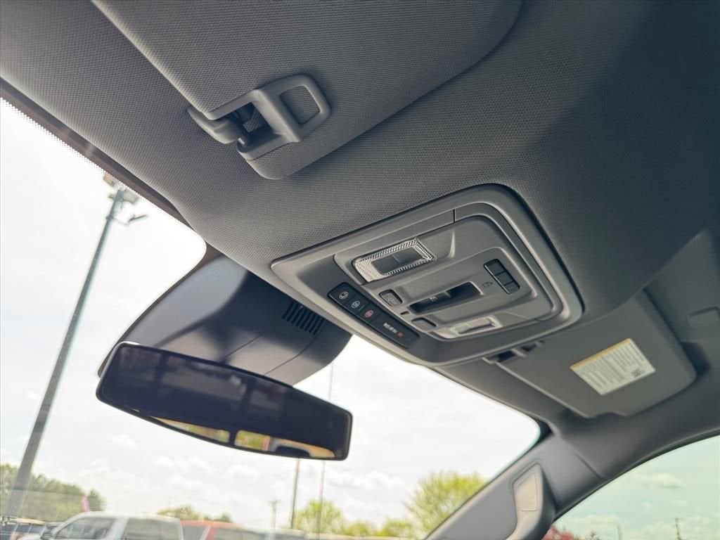 2025 Chevrolet Silverado 1500 LT - Photo 20