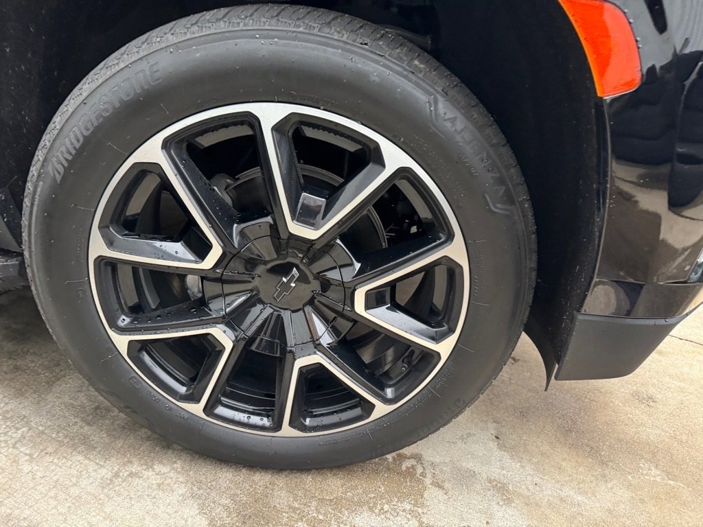 2023 Chevrolet Tahoe RST photo 2