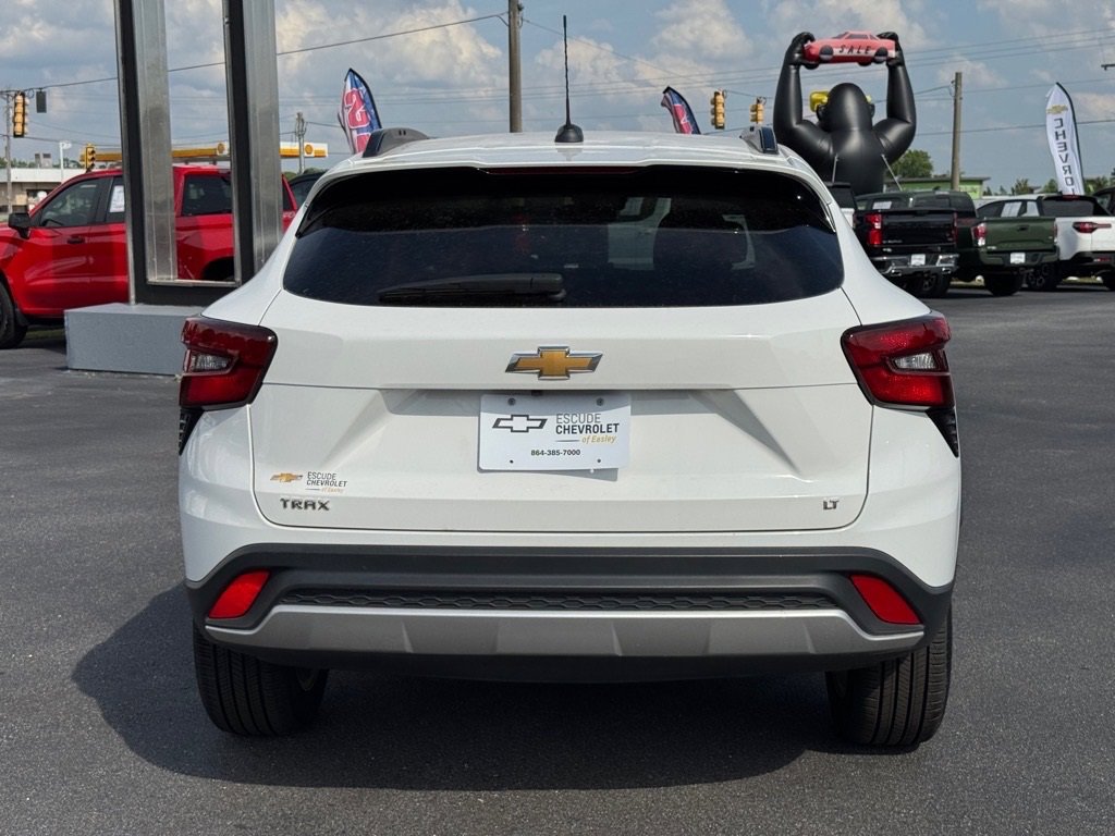 2024 Chevrolet Trax LT photo 4