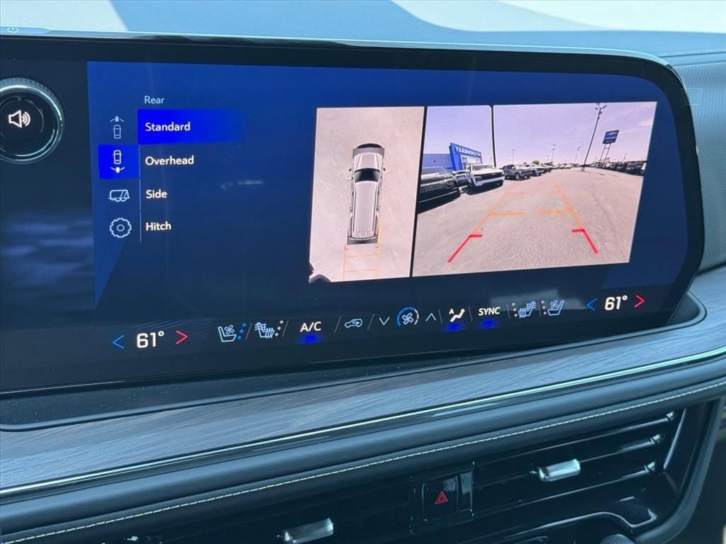 2025 Chevrolet Suburban Premier - Photo 25