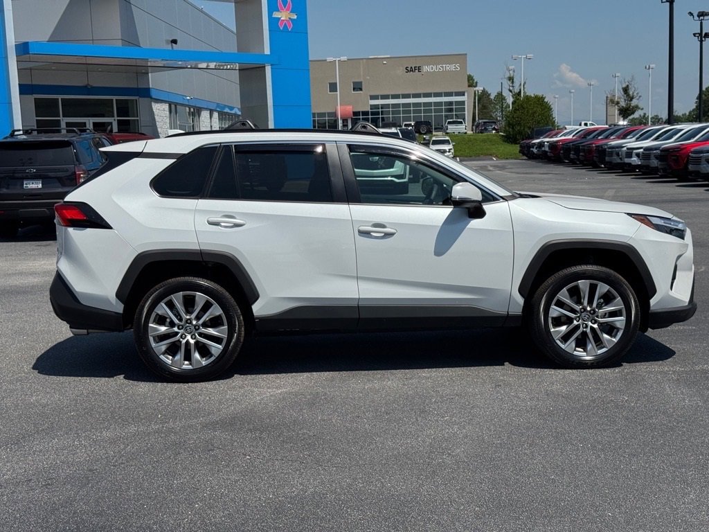 2024 Toyota RAV4 XLE Premium photo 2