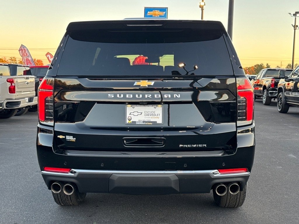 2026 Chevrolet Suburban Premier photo 4