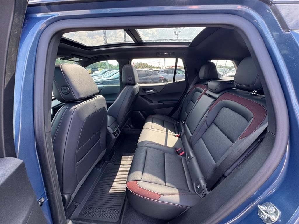 2027 Chevrolet Equinox RS - Photo 9
