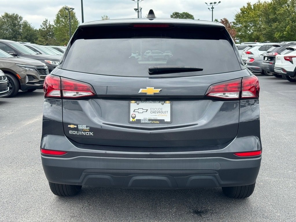 2022 Chevrolet Equinox LS photo 4