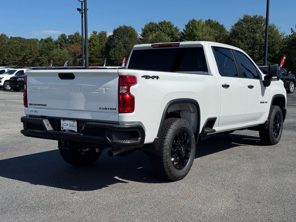 2026 Chevrolet Silverado 2500HD Custom photo 2