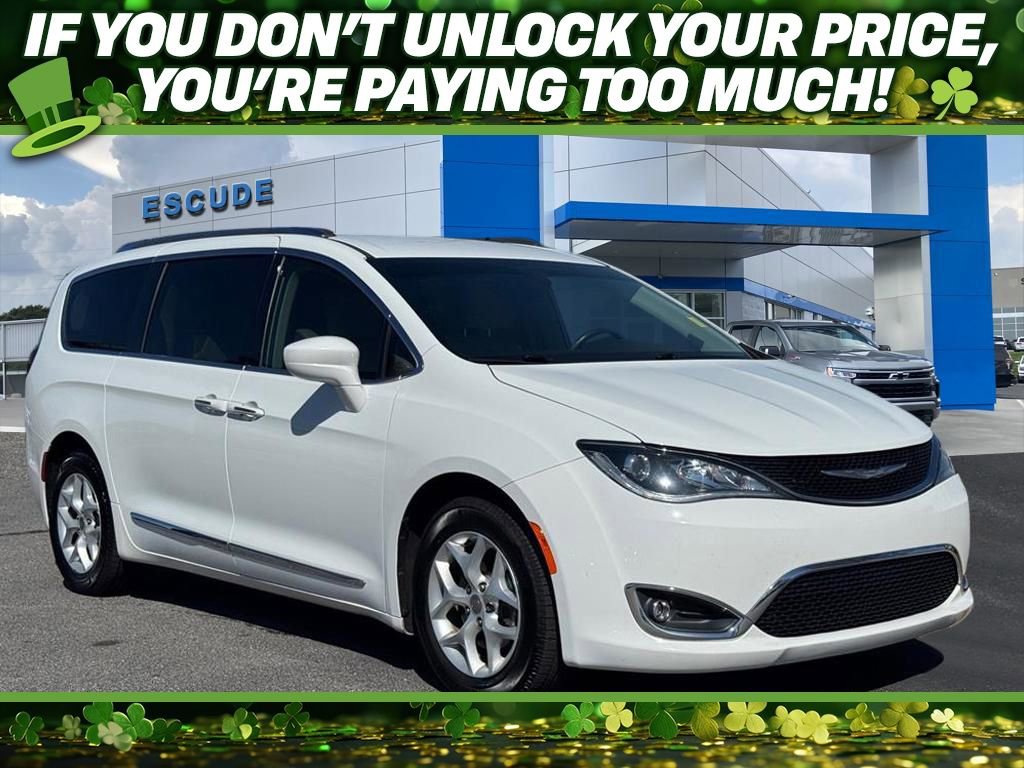 2017 Chrysler Pacifica Touring-L Plus