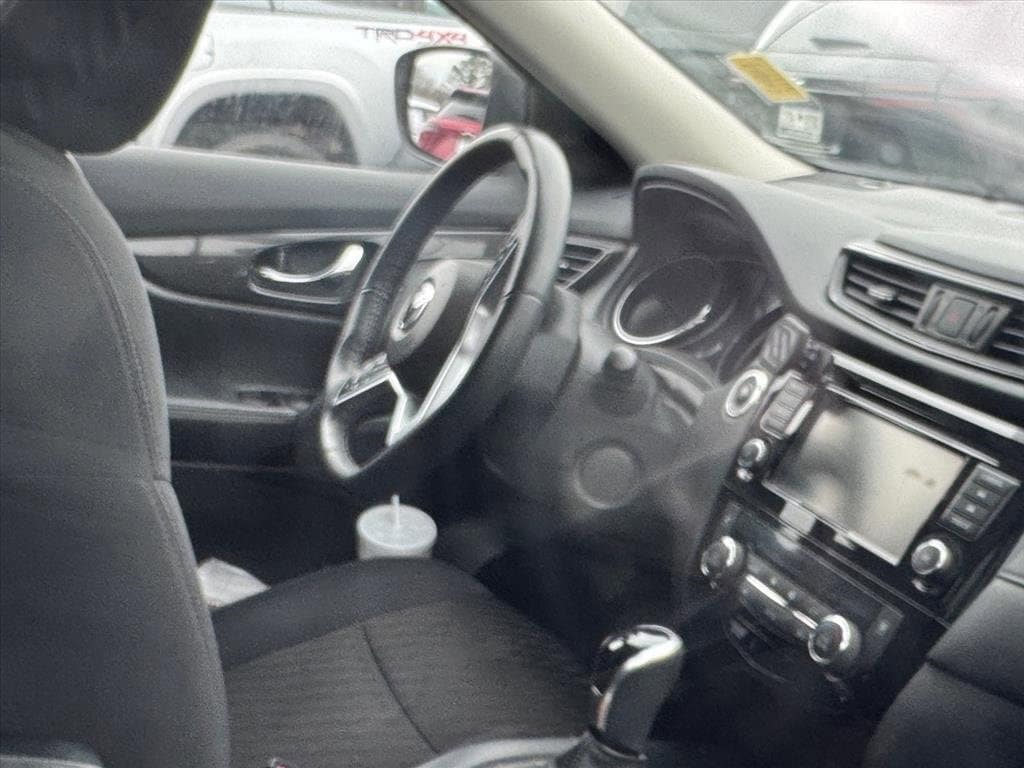 Used 2019 Nissan Rogue SV with VIN 5N1AT2MT7KC785724 for sale in Easley, SC