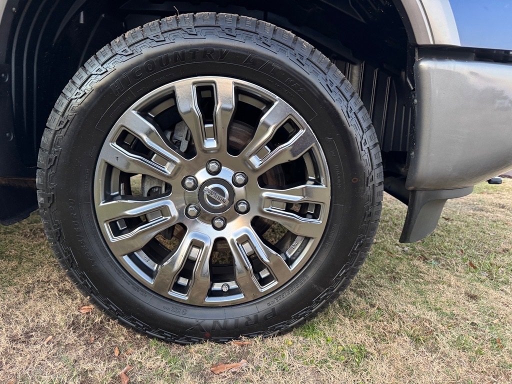 2016 Nissan Titan Platinum Reserve photo 2