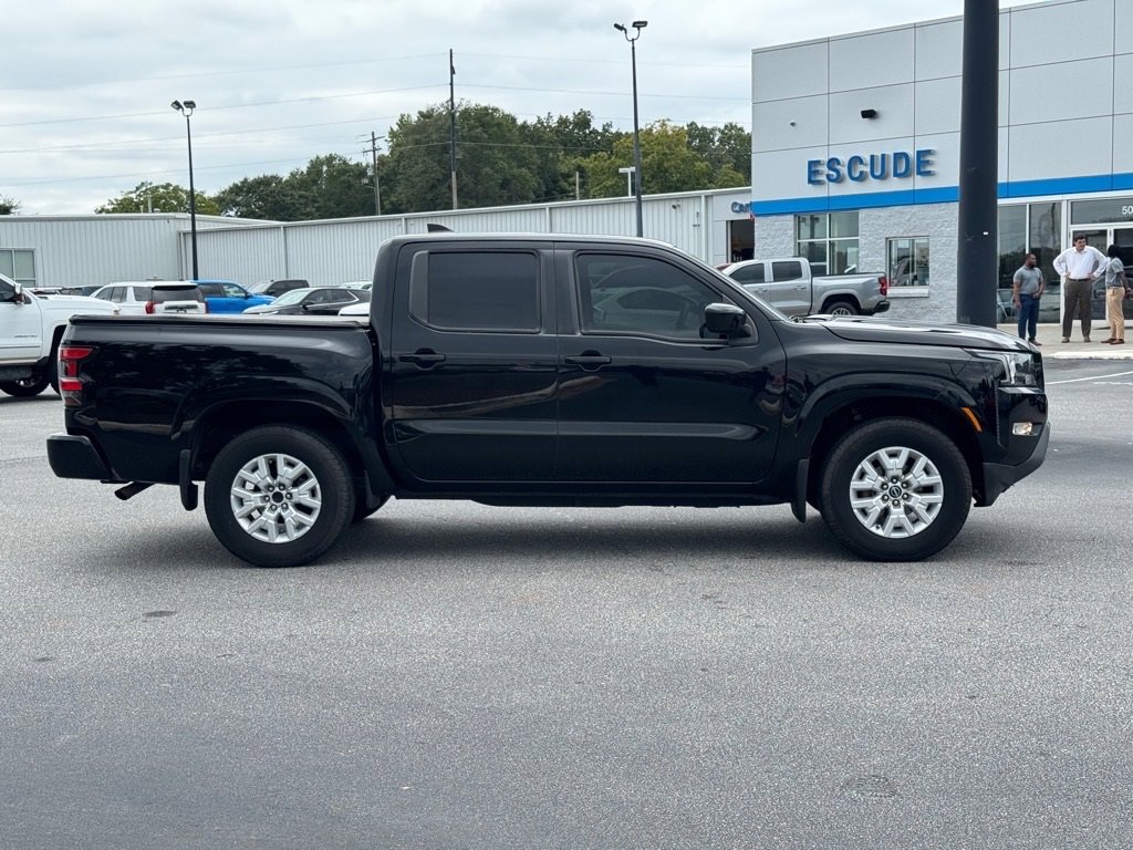 2022 Nissan Frontier SV photo 2