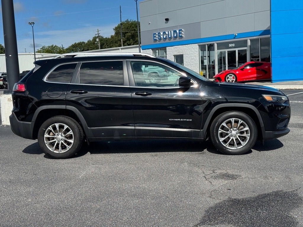 2019 Jeep Cherokee Latitude photo 2