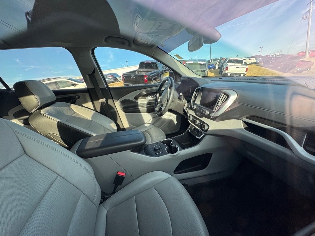 2023 Gmc Terrain SLT photo 2