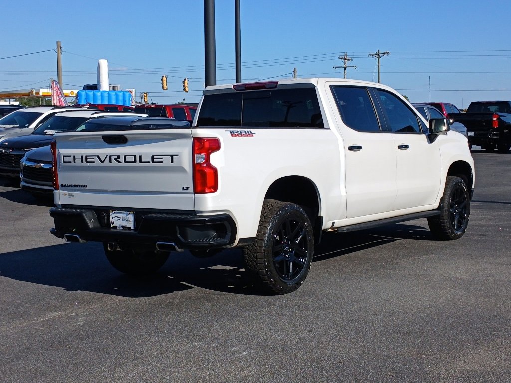 2024 Chevrolet Silverado 1500 LT Trail Boss photo 3