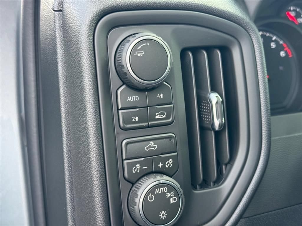 2026 Chevrolet Silverado 1500 Custom - Photo 13