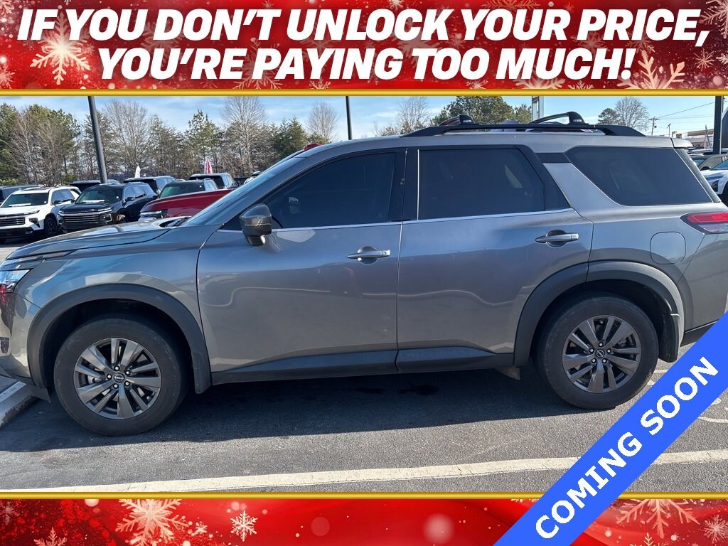 Used 2023 Nissan Pathfinder SV