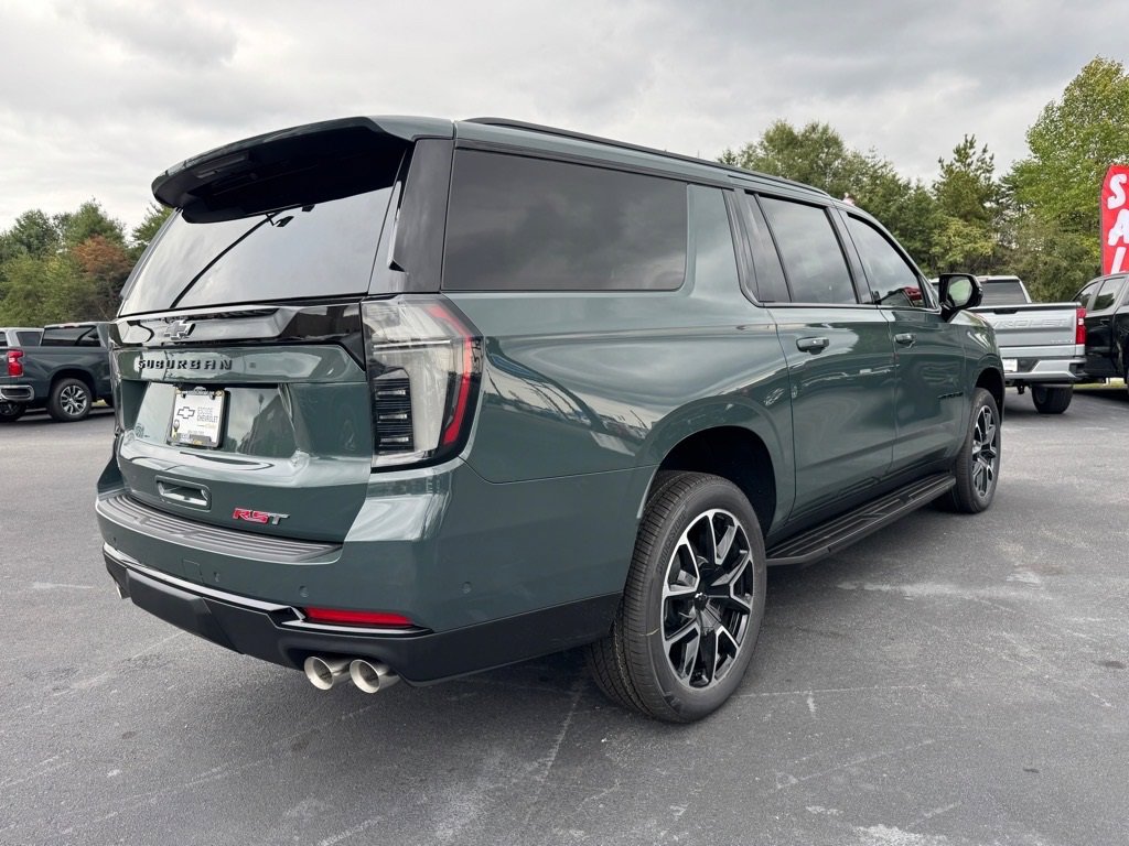 2026 Chevrolet Suburban RST photo 3