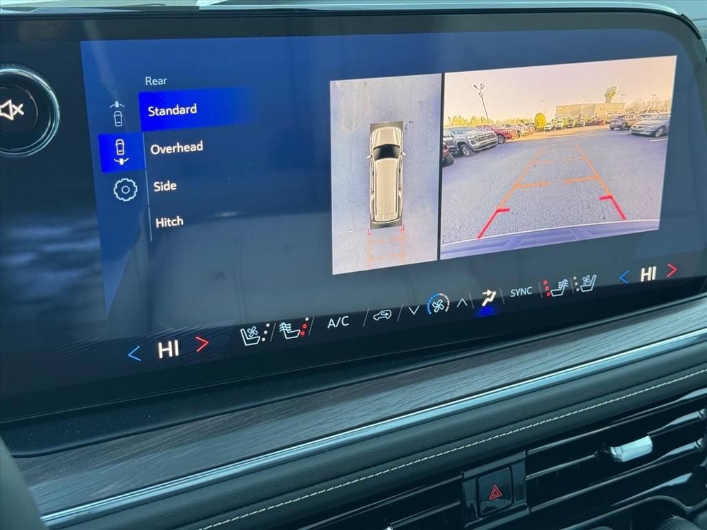 2025 Chevrolet Suburban Premier - Photo 23