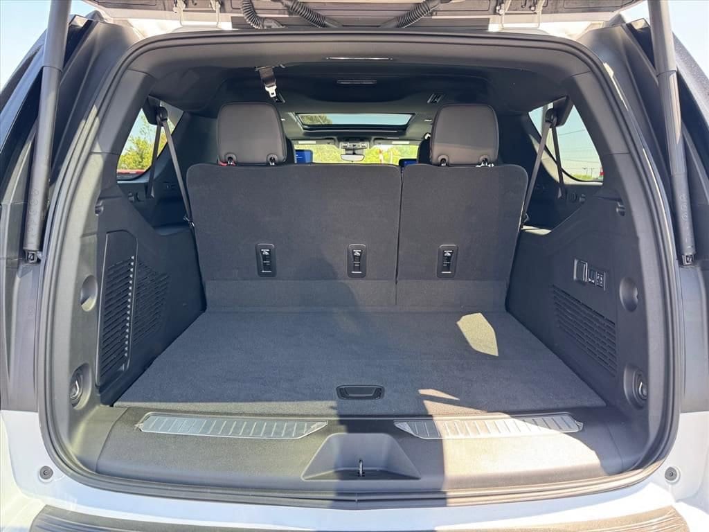 2025 Chevrolet Suburban Premier - Photo 7