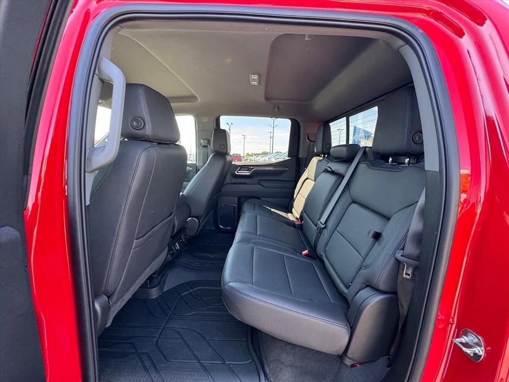 2025 Chevrolet Silverado 1500 LT - Photo 9