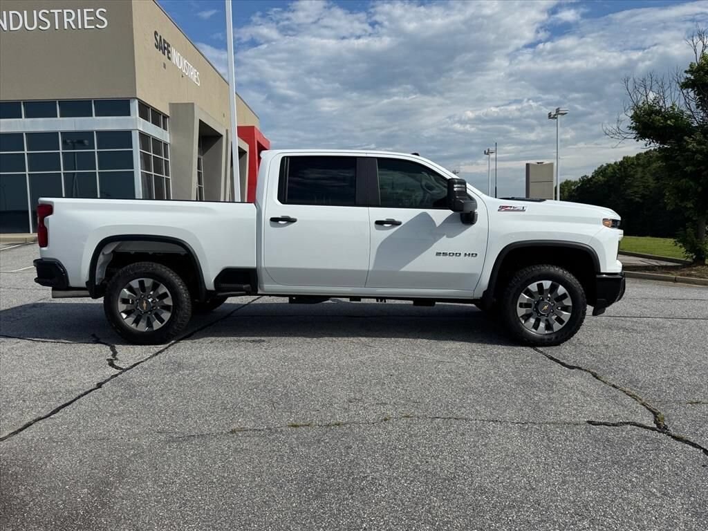 2026 Chevrolet Silverado 2500 HD Custom - Photo 2