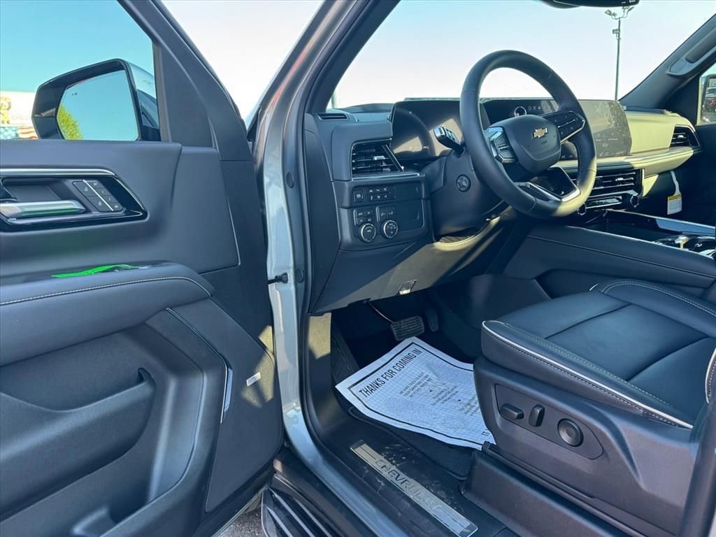 2025 Chevrolet Suburban Premier - Photo 13