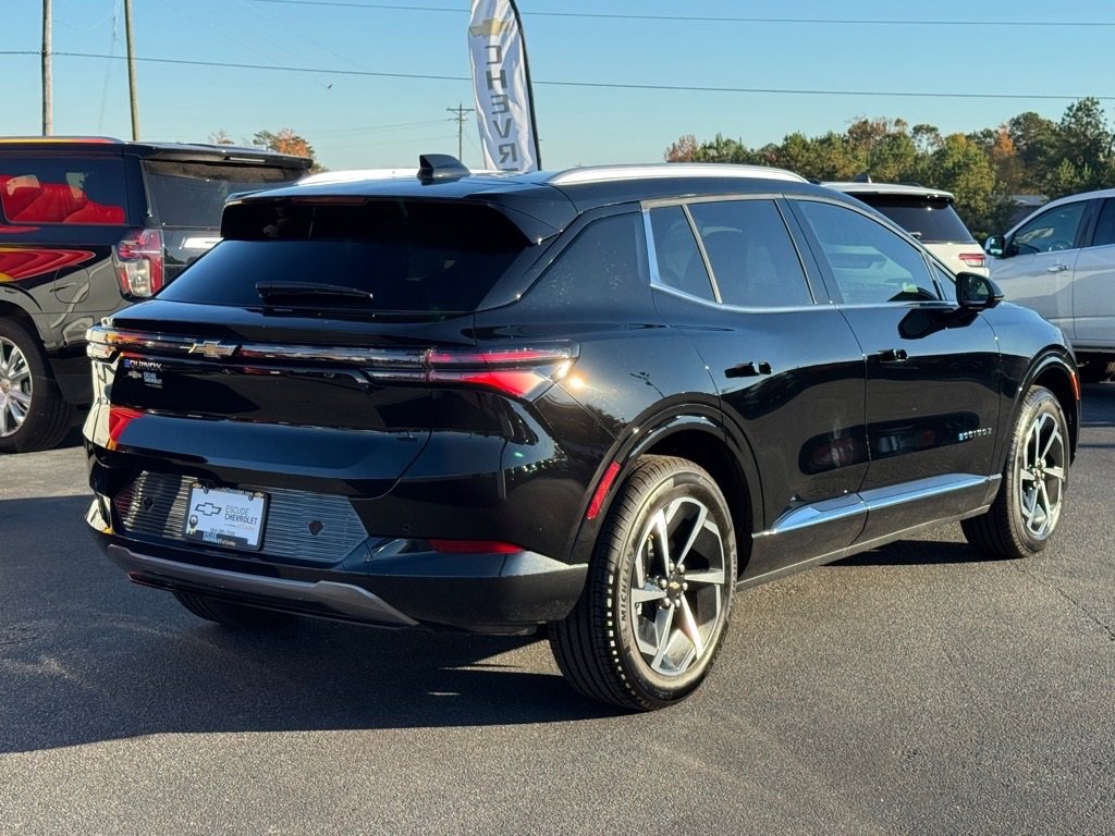 2025 Chevrolet Equinox EV 1LT photo 3