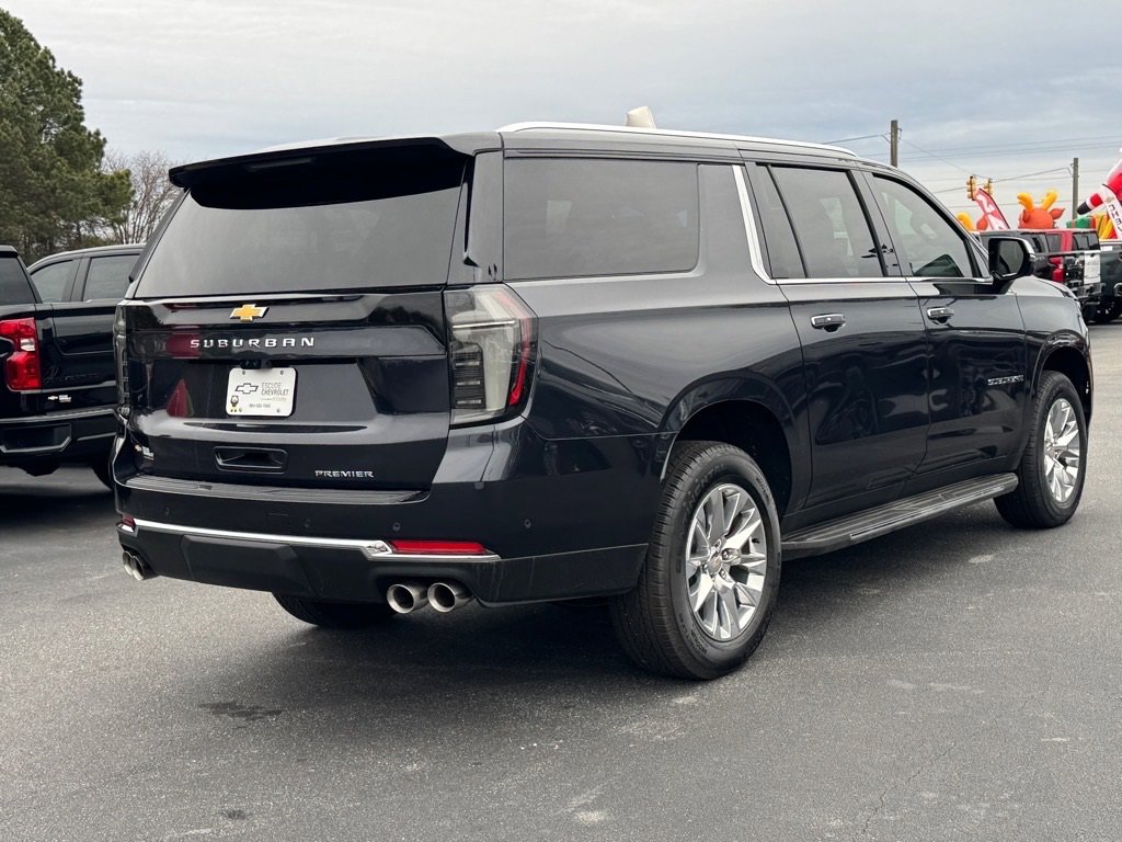 2025 Chevrolet Suburban Premier photo 3