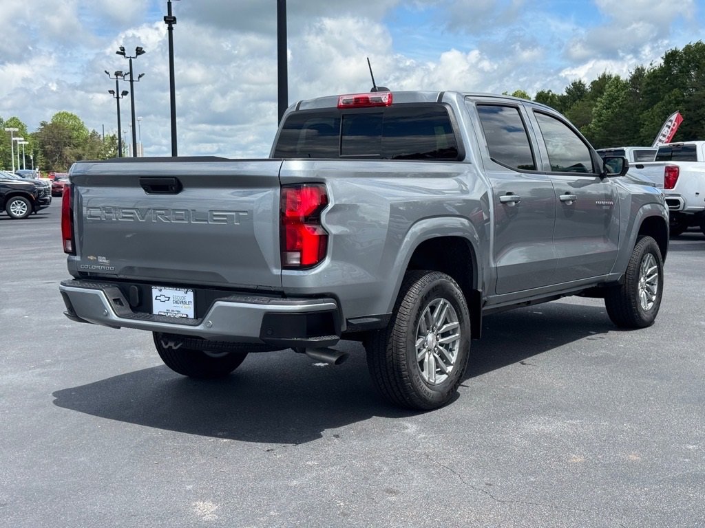 2025 Chevrolet Colorado Work Truck LT photo 3