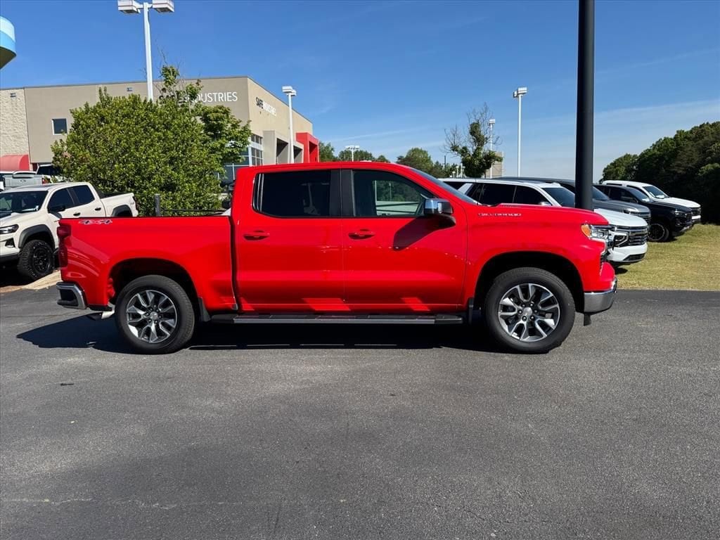 2025 Chevrolet Silverado 1500 LT - Photo 2