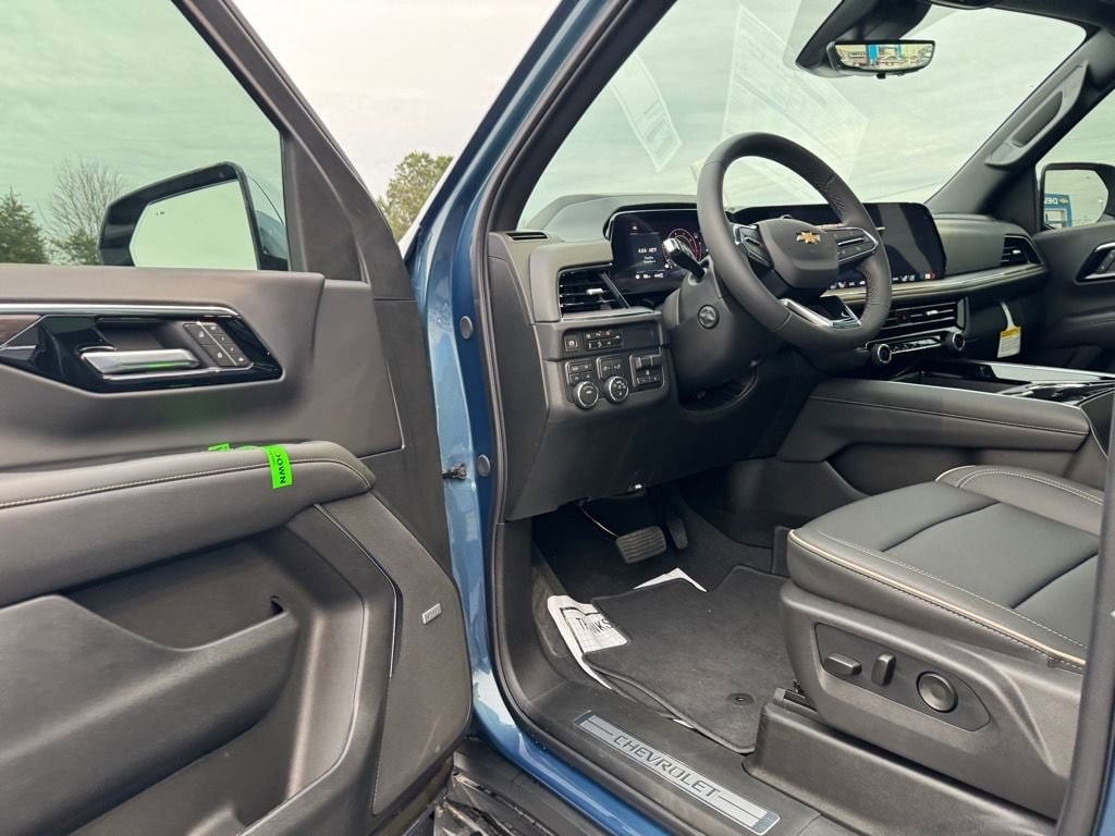2025 Chevrolet Tahoe Premier - Photo 12
