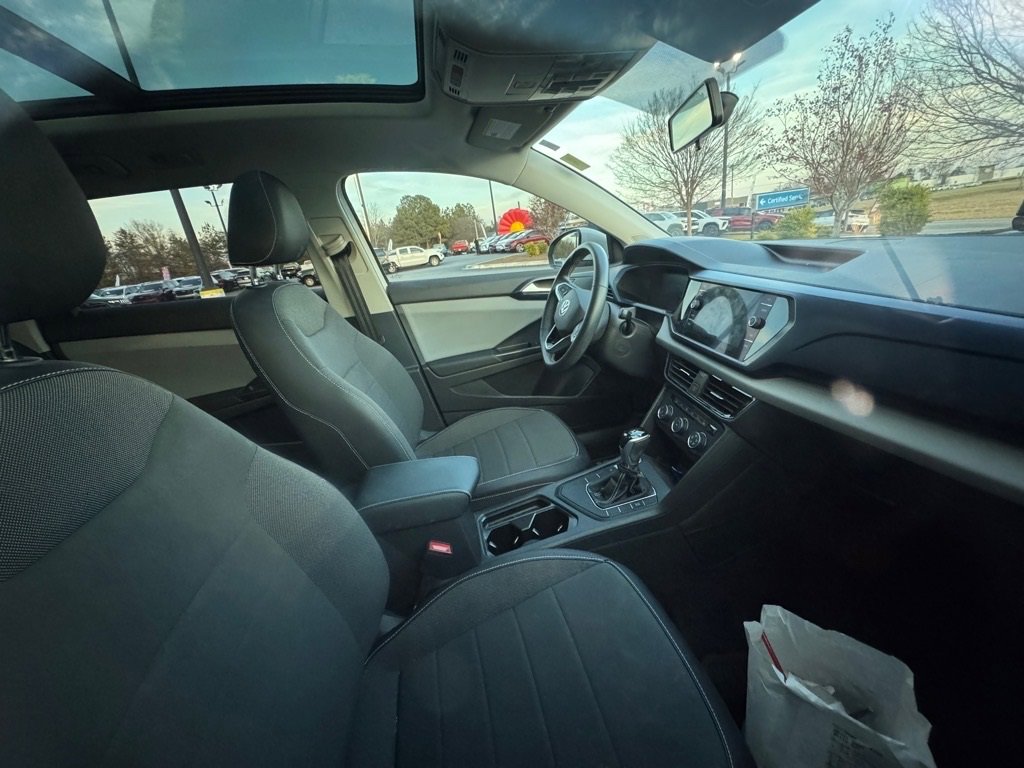 2022 Volkswagen Taos SE photo 3