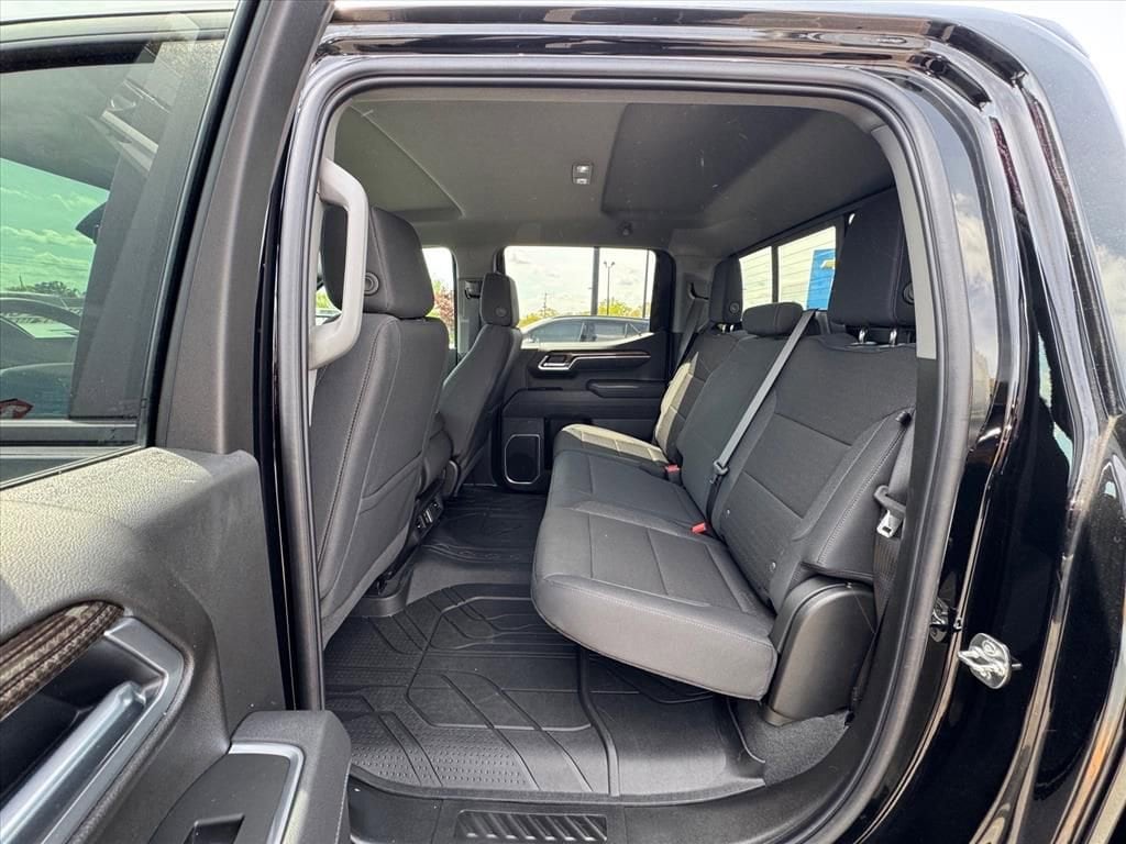 2025 Chevrolet Silverado 1500 LT - Photo 9