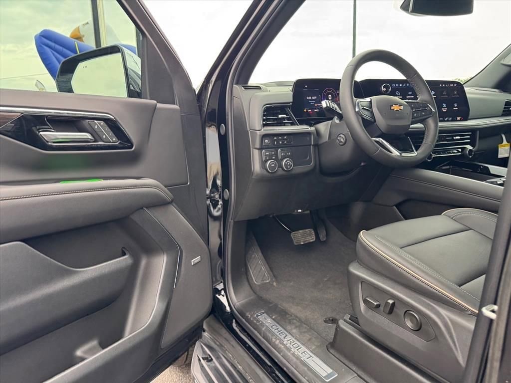 2025 Chevrolet Tahoe Premier - Photo 13