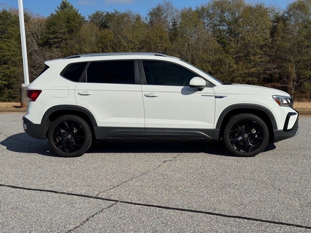 Used 2022 Volkswagen Taos SE