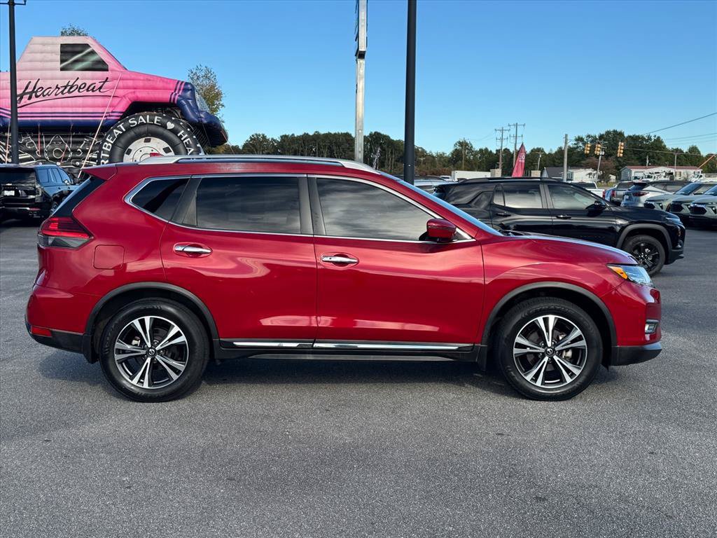 Used 2017 Nissan Rogue SL with VIN JN8AT2MT5HW406574 for sale in Easley, SC