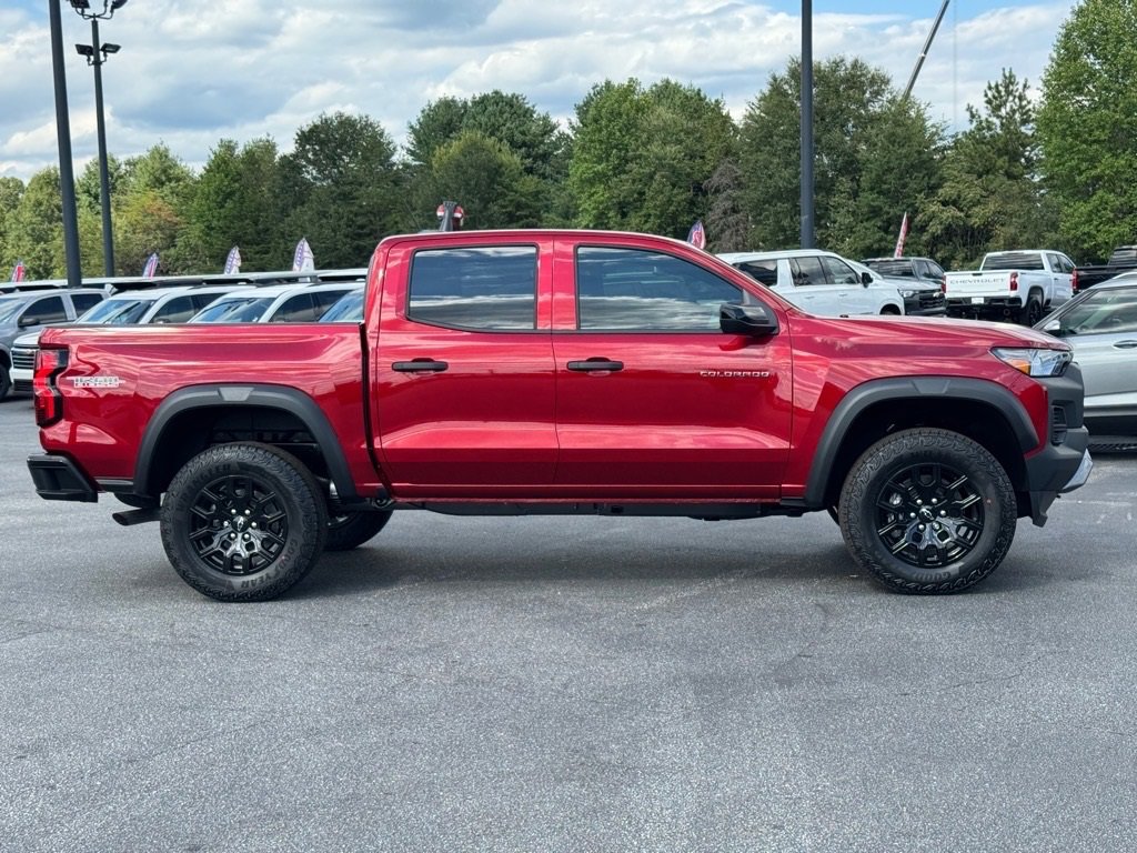 2026 Chevrolet Colorado Trail Boss photo 2